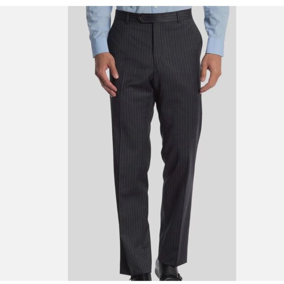 Tommy Hilfiger 100% Wool three-piece suit, jacket Size R44 - Picture 3 of 16